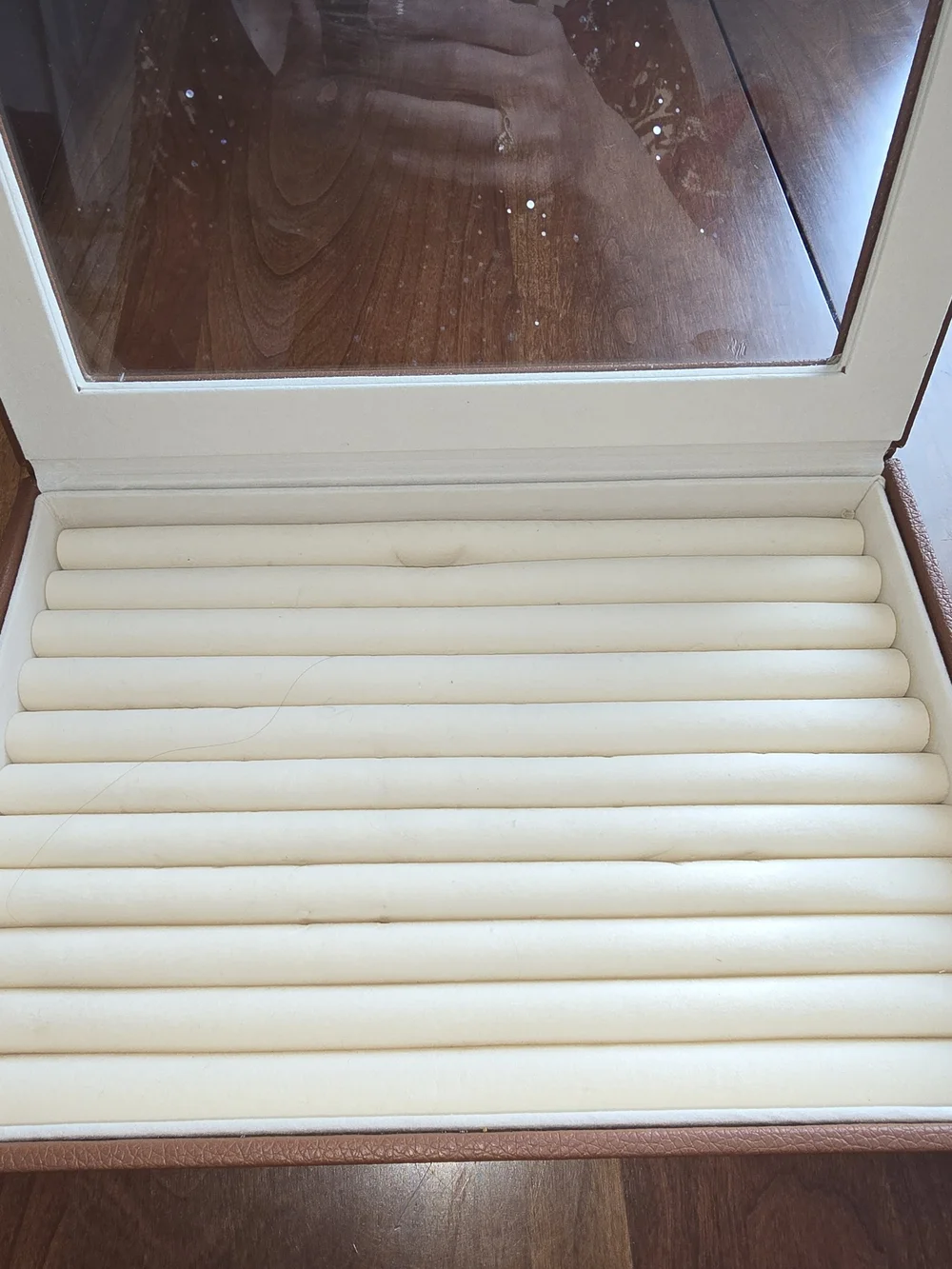 Tan Leather-Look Ring Storage Display with Glass Top, Excellent Condition